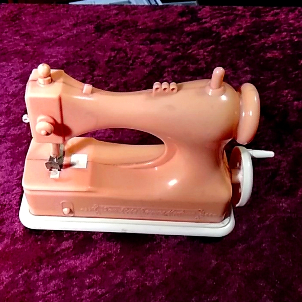 Hasbro Sew-Rite, sewing machine.